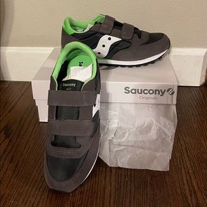 Saucony boys shoes Size 6! BRAND NEW! Gray, black, and green! Velcro!